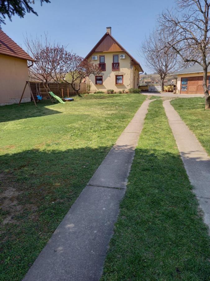 Burai Vendeghaz Hotel Villány Екстериор снимка